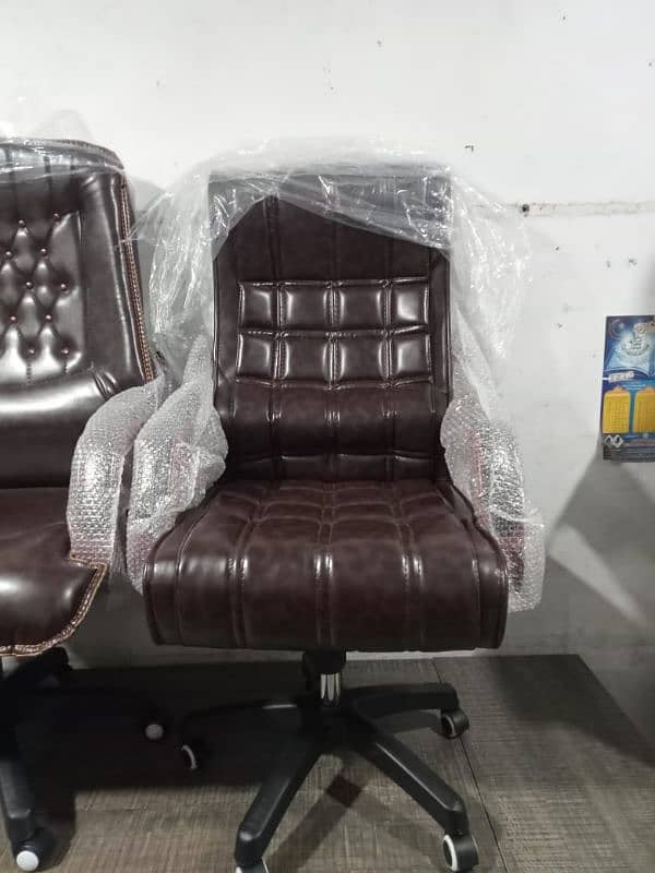 BOSS Exactive chair (12500 starting p) 6