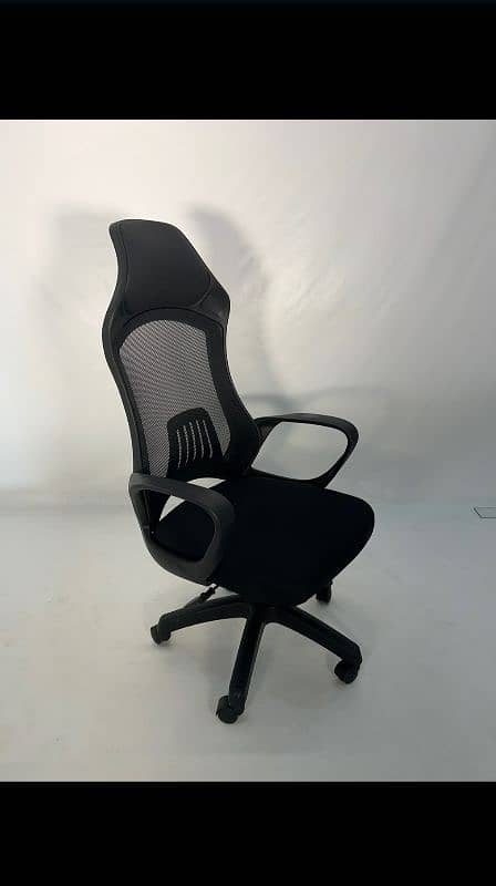 BOSS Exactive chair (12500 starting p) 8