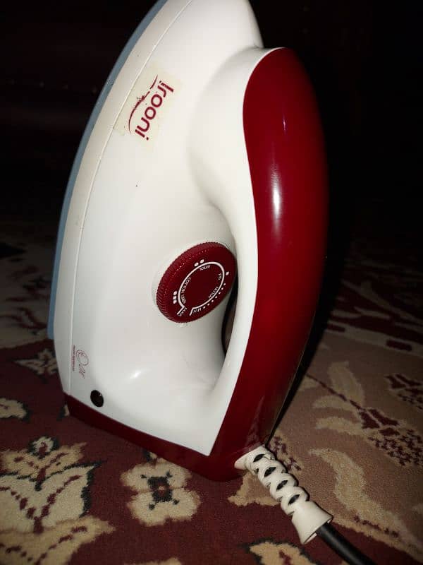 IROONI DRY IRON MADE IN INDONESIA ARE FOR SALE IN GOOD CONDITION 1