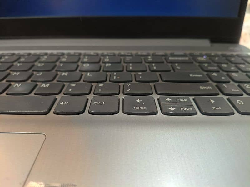 Lenovo Laptop IdeaPad 3 6