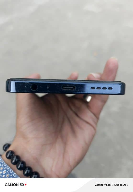 infinix note 30 pro 10/10 with all accessories 3