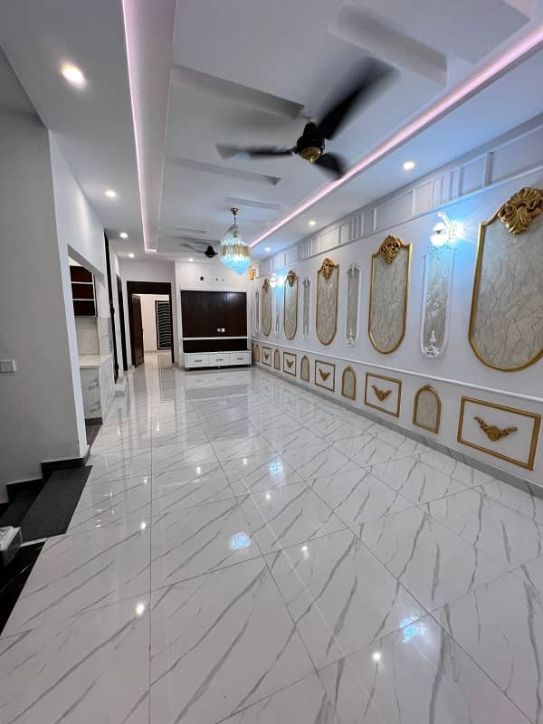 7 marla luxury house available for sale. 32