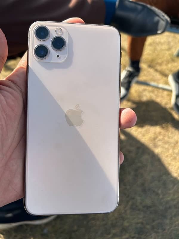 iphone 11 pro max 2