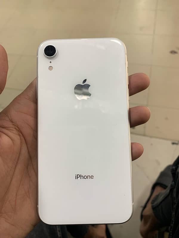 iphone xr waterpack 03182437416 0