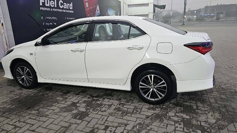 Toyota Corolla Altis 2020 4