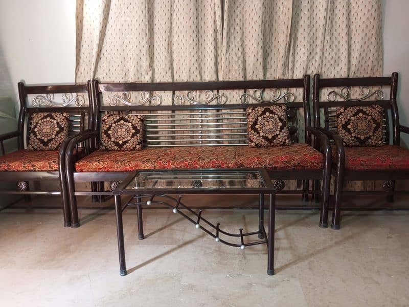 Sofa Set 5 Sitter With Tiny Table/ New Condition / 0