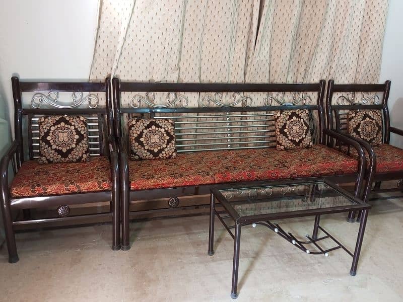 Sofa Set 5 Sitter With Tiny Table/ New Condition / 4