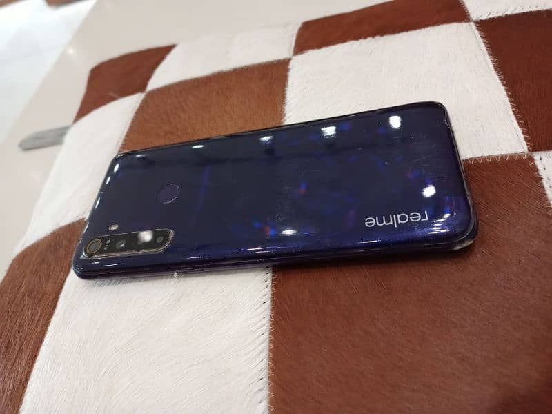 realme 5  4/64 4