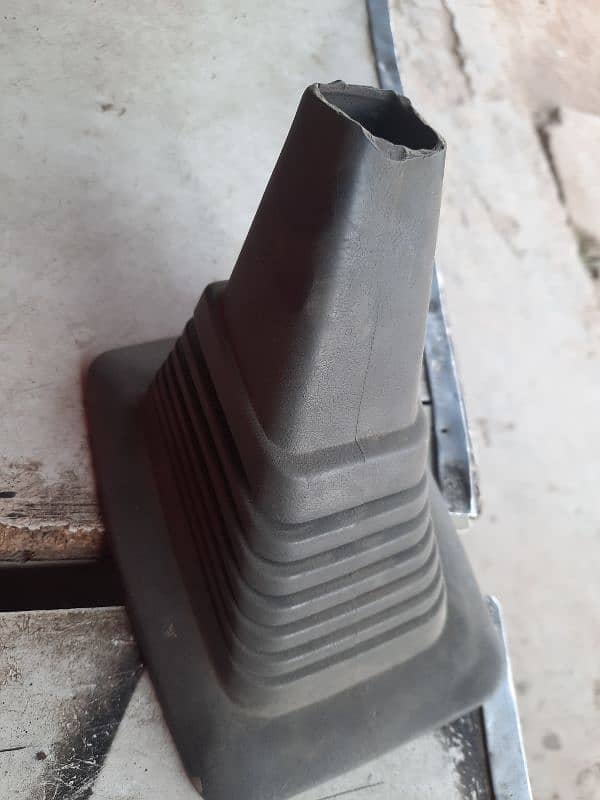 charad 1984 to 1988 models Gear lever Boot 3