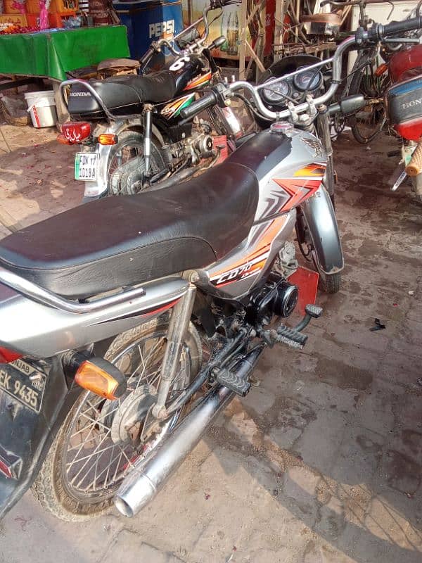 Honda CD 70 dream 0