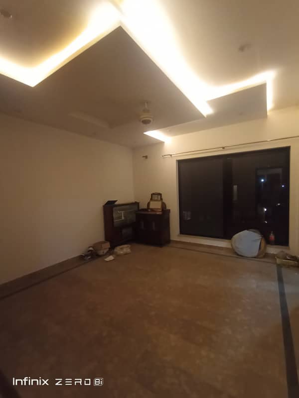 10 Marla Upper Portion For Rent Good Location New House 6