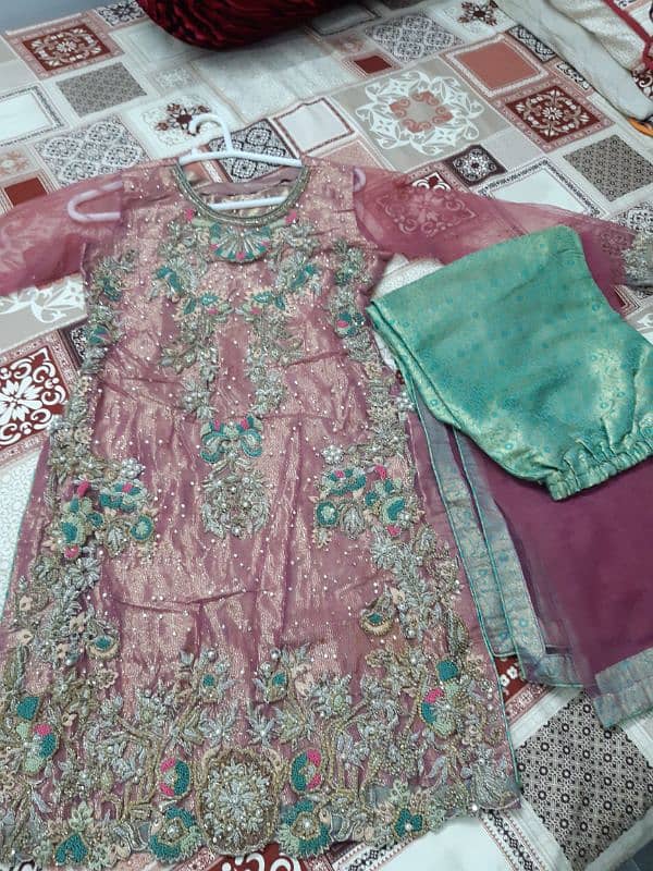 Urgent sale full embroidery suit 0