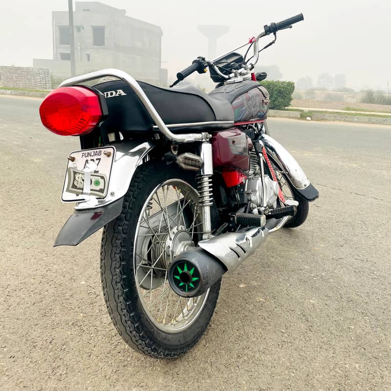 Honda CG 125 Red 23 sticker 1