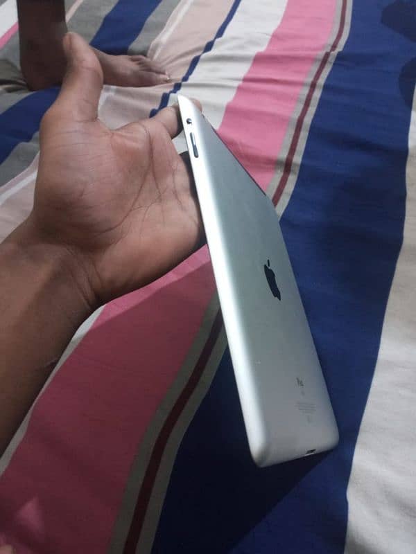 iPad 2  64GB 1