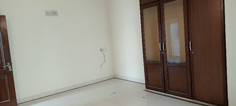 Dha Phase 5 J Block Corner 22 Marla Upper Portion Available For Rent 34