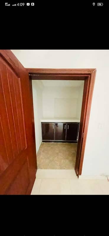 BEAUTIFUL APARTMENT AVAILABLE FOR RENT IN ASKARI 10 SECTOR F LAHORE 13