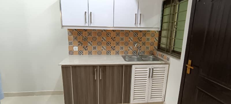 BEAUTIFUL FLAT AVAILABLE FOR RENT IN ASKARI 10 SECTOR F LAHORE 8