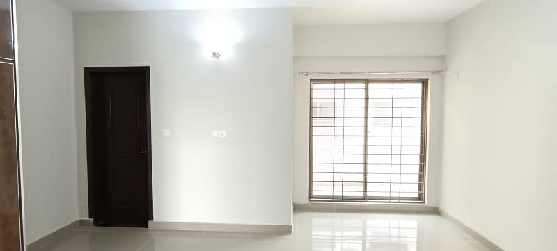 BEAUTIFUL FLAT AVAILABLE FOR RENT IN ASKARI 10 SECTOR F LAHORE 17