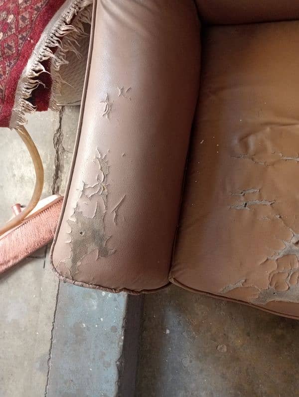 sofa urgent sale 2