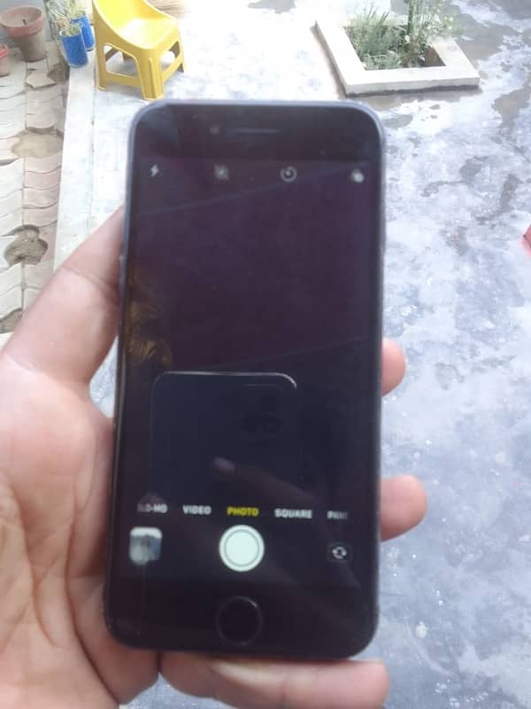 I phone 8 64gb back camera not working Baki all okay 3k ka new camera 3