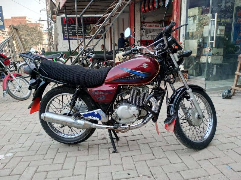 suzuki 150GS 3