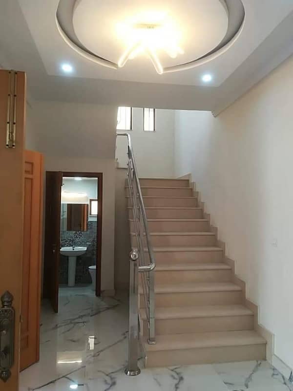 BEAUTIFUL BRIG HOUSE AVAILABLE FOR RENT IN ASKARI-10 SECTOR F LAHORE 8