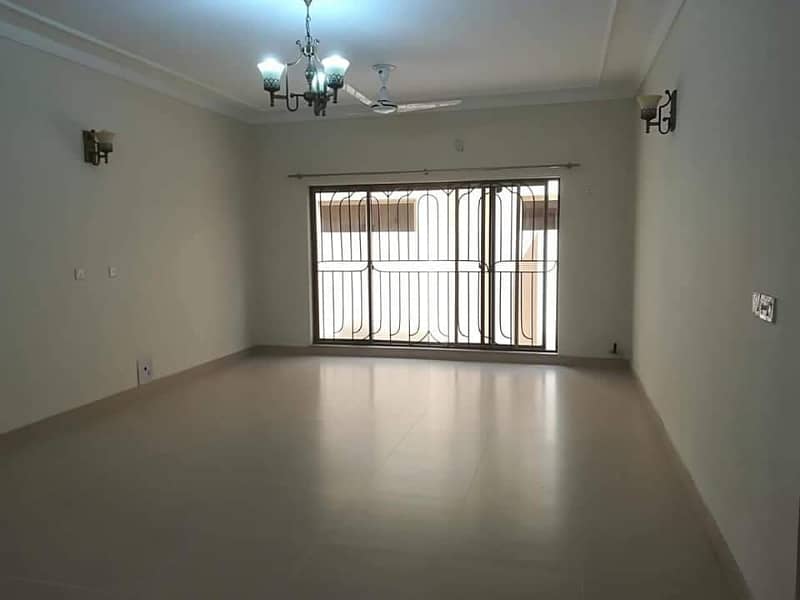 BEAUTIFUL BRIG HOUSE AVAILABLE FOR RENT IN ASKARI-10 SECTOR F LAHORE 19