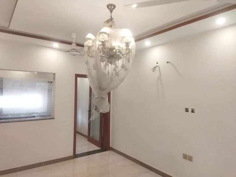 BEAUTIFUL BRIG HOUSE AVAILABLE FOR RENT IN ASKARI-10 SECTOR F LAHORE 20