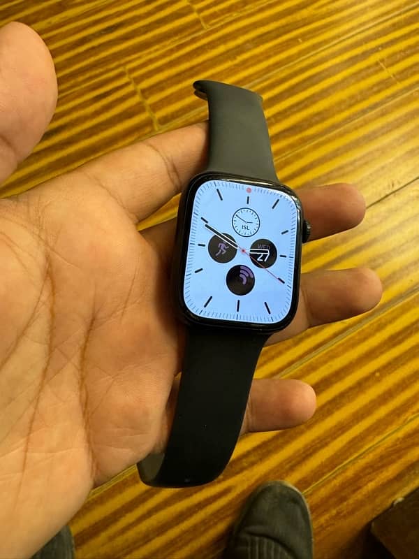 apple watch series 7 45mm in immaculate condition 0