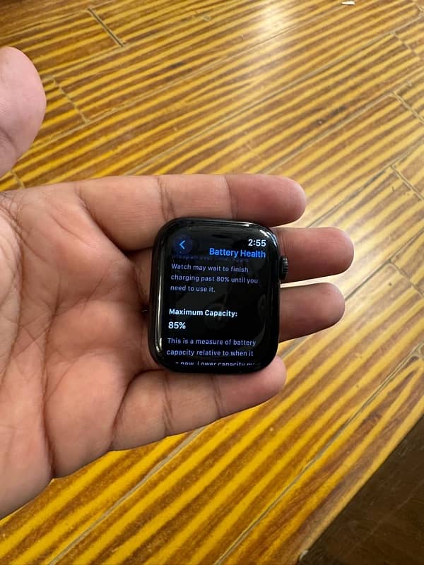 apple watch series 7 45mm in immaculate condition 8