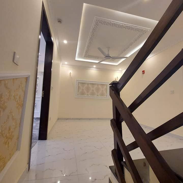 BEAUTIFUL HOUSE AVAILABLE FOR RENT IN PARAGON CITY LAHORE 8