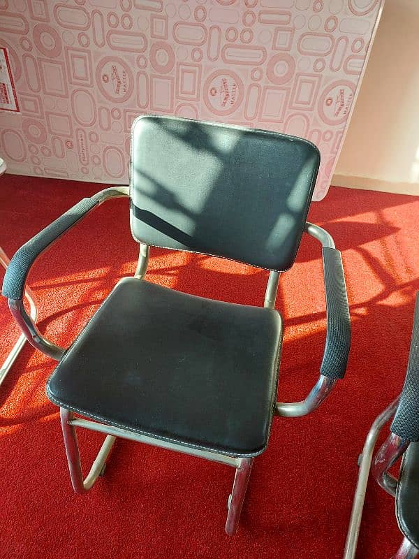 chairs in good condition 0