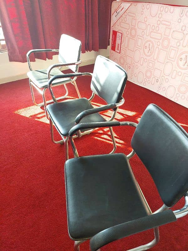 chairs in good condition 1