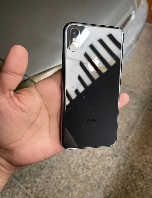 IPhone XS 64Gb unlock sim working lush condition 1