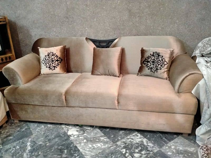 Barely used sofa set available for sale 0