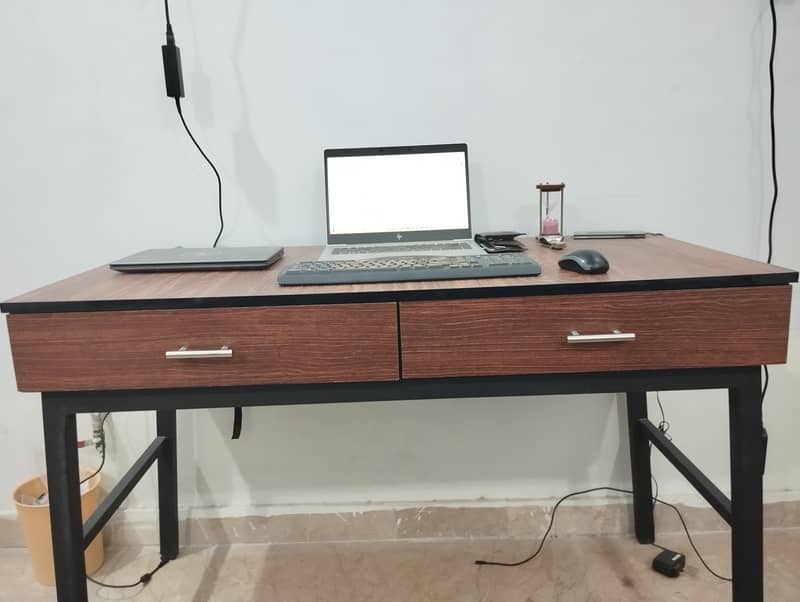 Study table/work tableStudy/Working Table with Chair for Sale 1