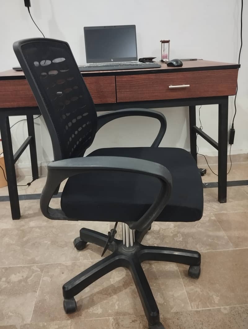 Study table/work tableStudy/Working Table with Chair for Sale 5