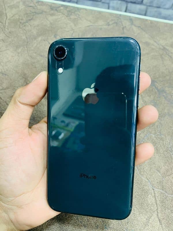 iPhone xr 3