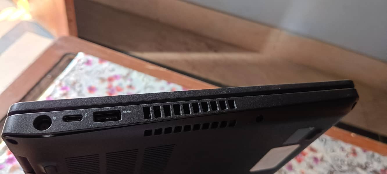 Dell Latitude 5400 i7 8thGen With AMD Radeon 540X (2GB GDDR5 3