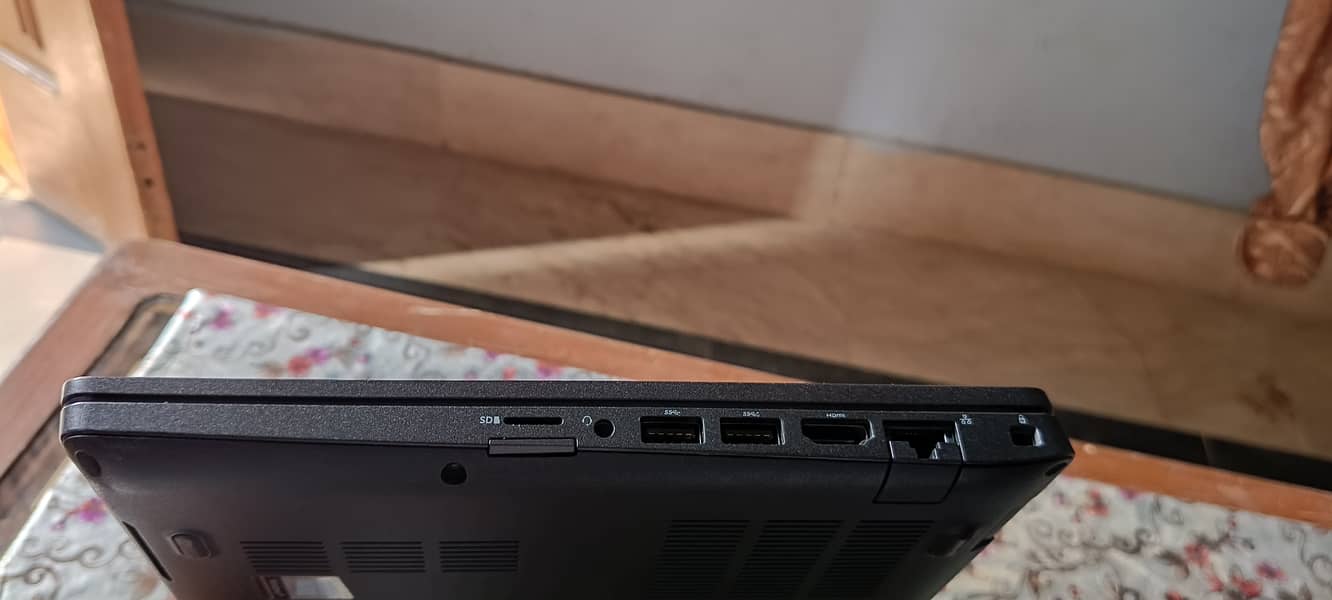 Dell Latitude 5400 i7 8thGen With AMD Radeon 540X (2GB GDDR5 4