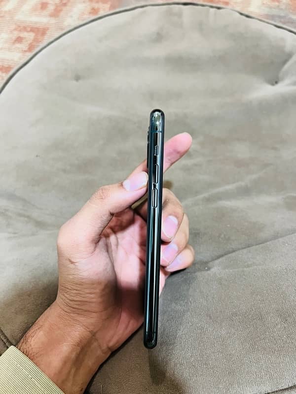 Iphone 11 pro waterpack non active only whatsapp O3OI-2869I9I 2