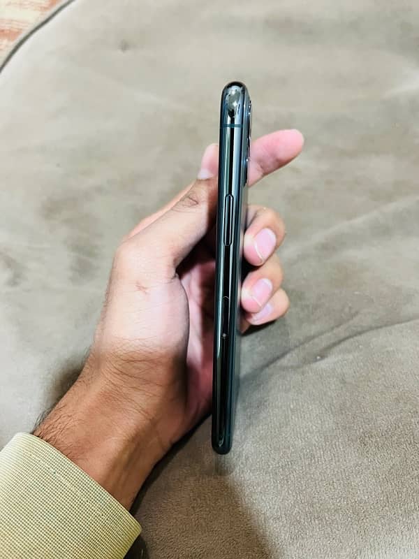 Iphone 11 pro waterpack non active only whatsapp O3OI-2869I9I 3