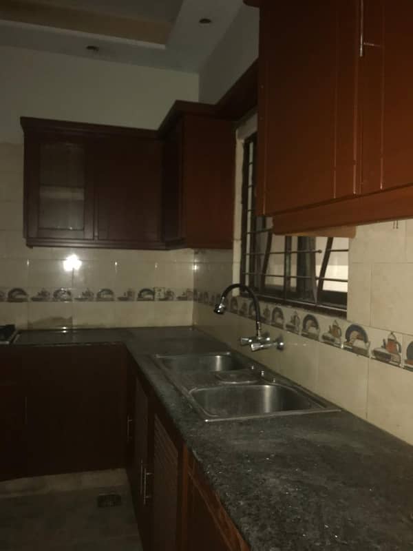 1 Kanal Upper Portion For Rent In DHA Phase 4 Separate Quarter 12