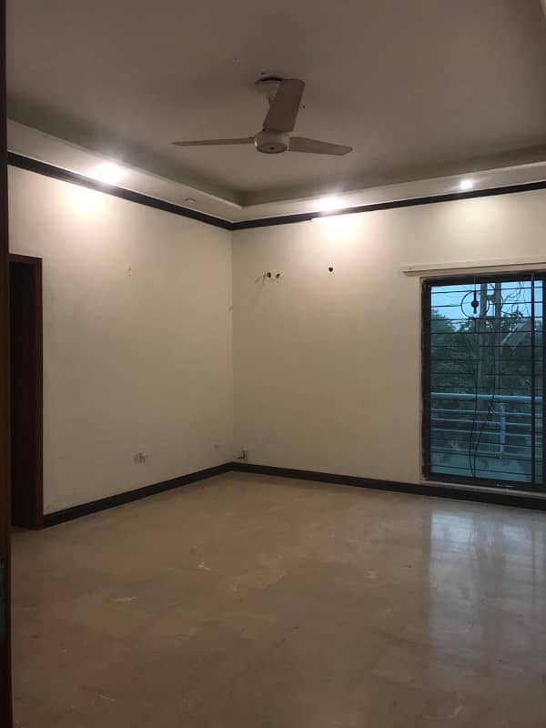 1 Kanal Upper Portion For Rent In DHA Phase 4 Separate Quarter 16