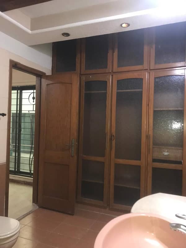 1 Kanal Upper Portion For Rent In DHA Phase 4 Separate Quarter 18