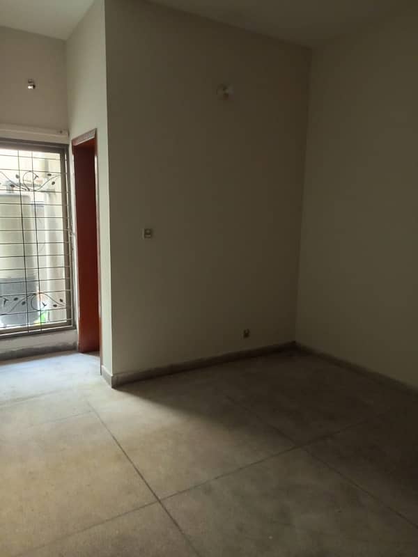 BEAUTIFUL HOUSE AVAILABLE FOR RENT IN ASKRI 10 SECTOR E LAHORE 2