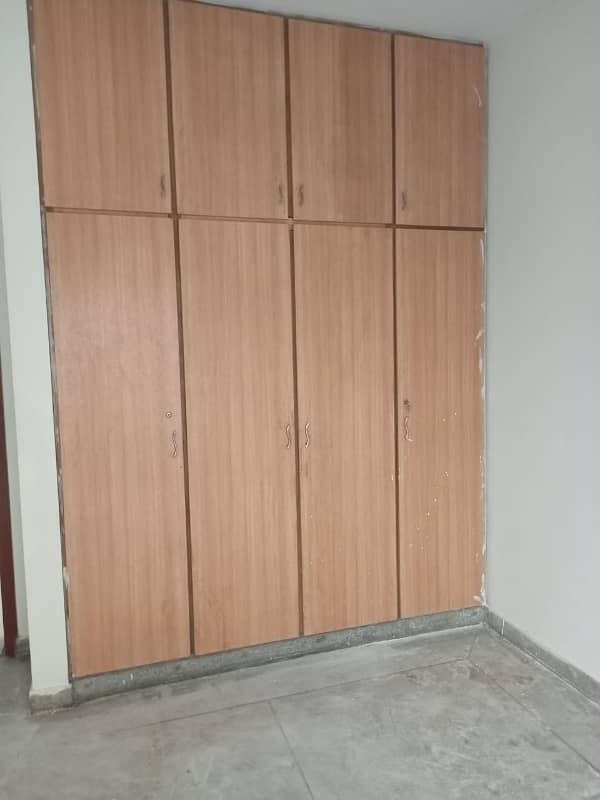 BEAUTIFUL HOUSE AVAILABLE FOR RENT IN ASKRI 10 SECTOR E LAHORE 6