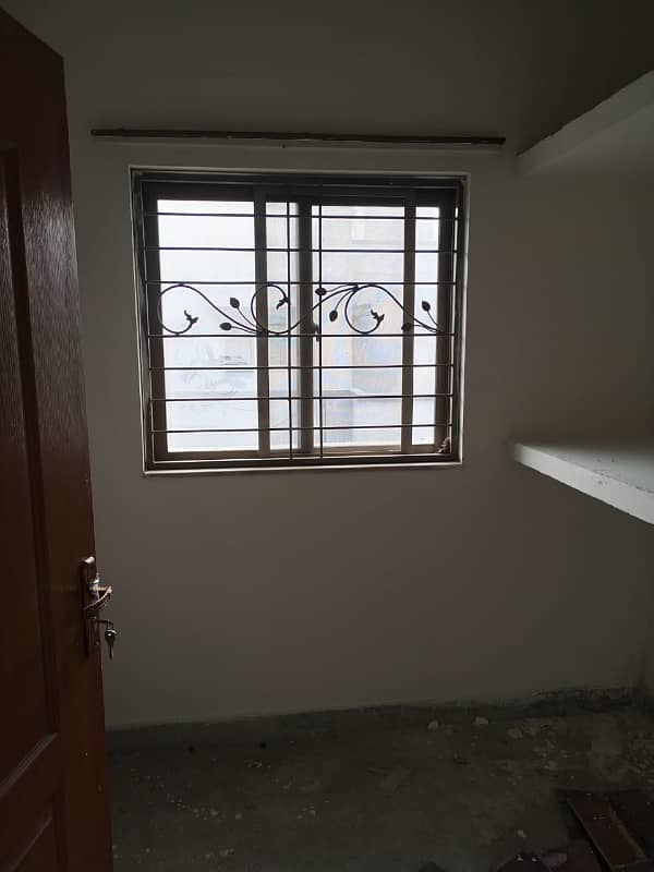 BEAUTIFUL HOUSE AVAILABLE FOR RENT IN ASKRI 10 SECTOR E LAHORE 13