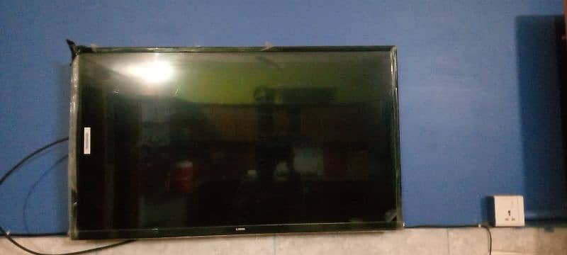 44 inch smart LED slightly used urgent sale 5