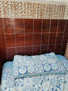 single bed 10/8 condition wodden bed for sale